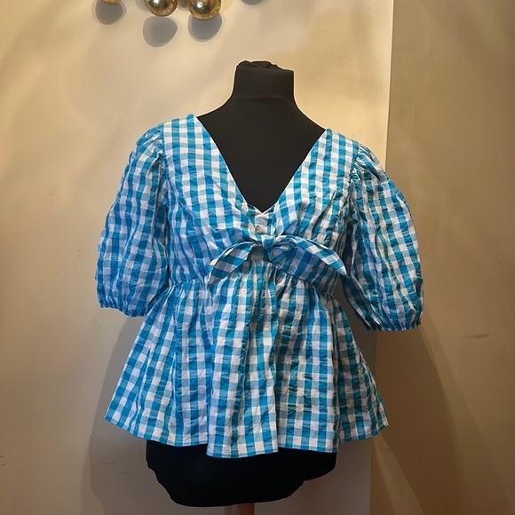 Lilly Pulitzer - Picture 1 of 6